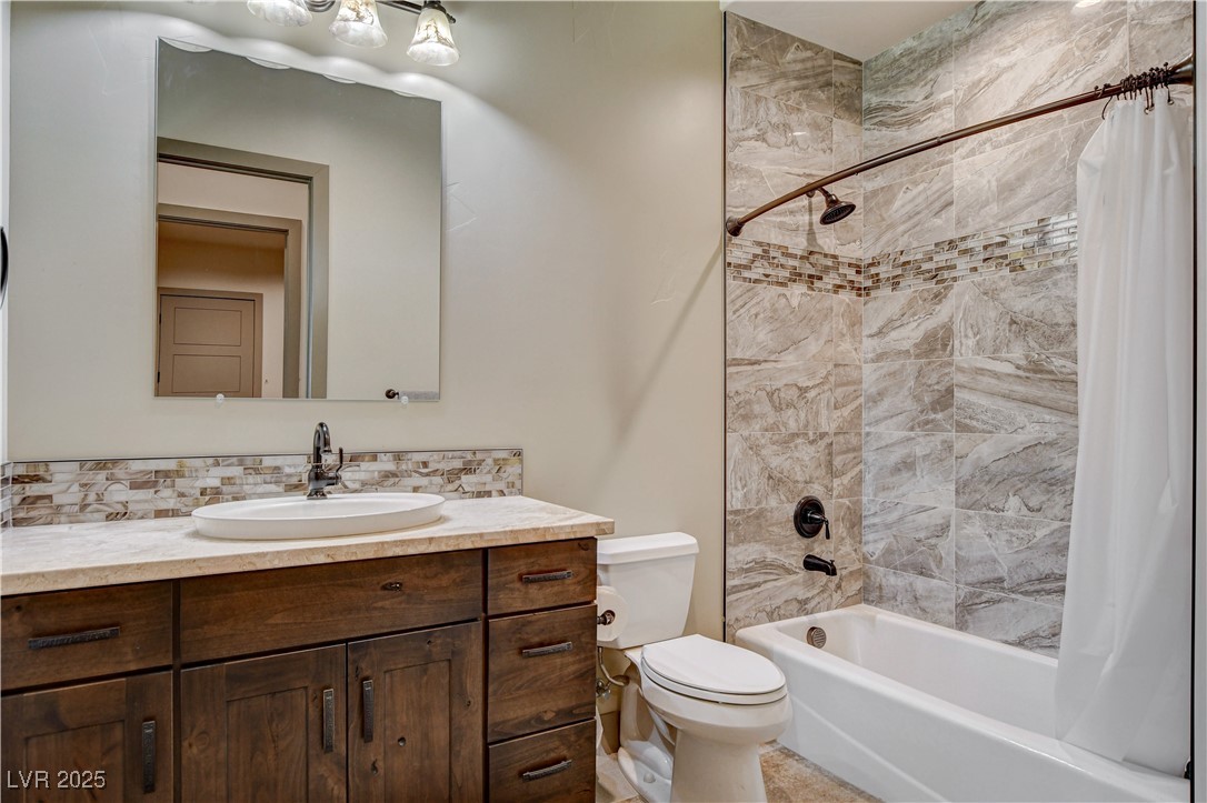 5025 North Chieftain Street