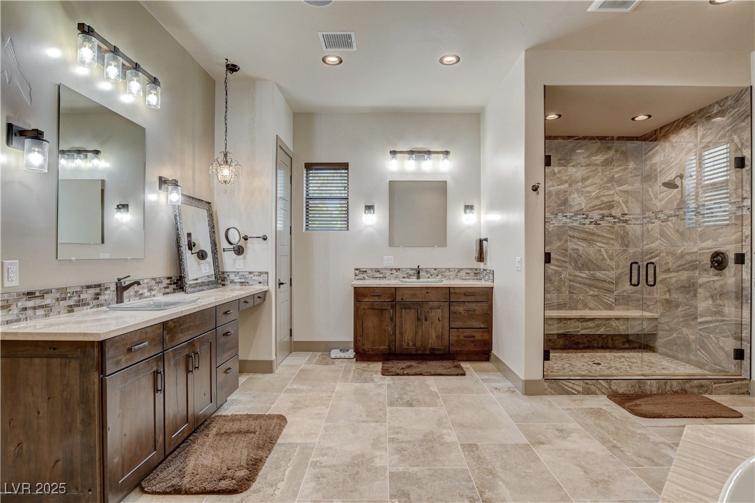 5025 North Chieftain Street