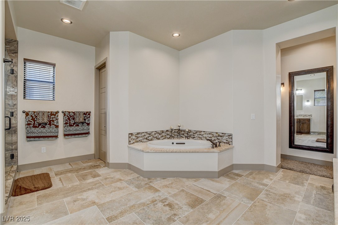 5025 North Chieftain Street