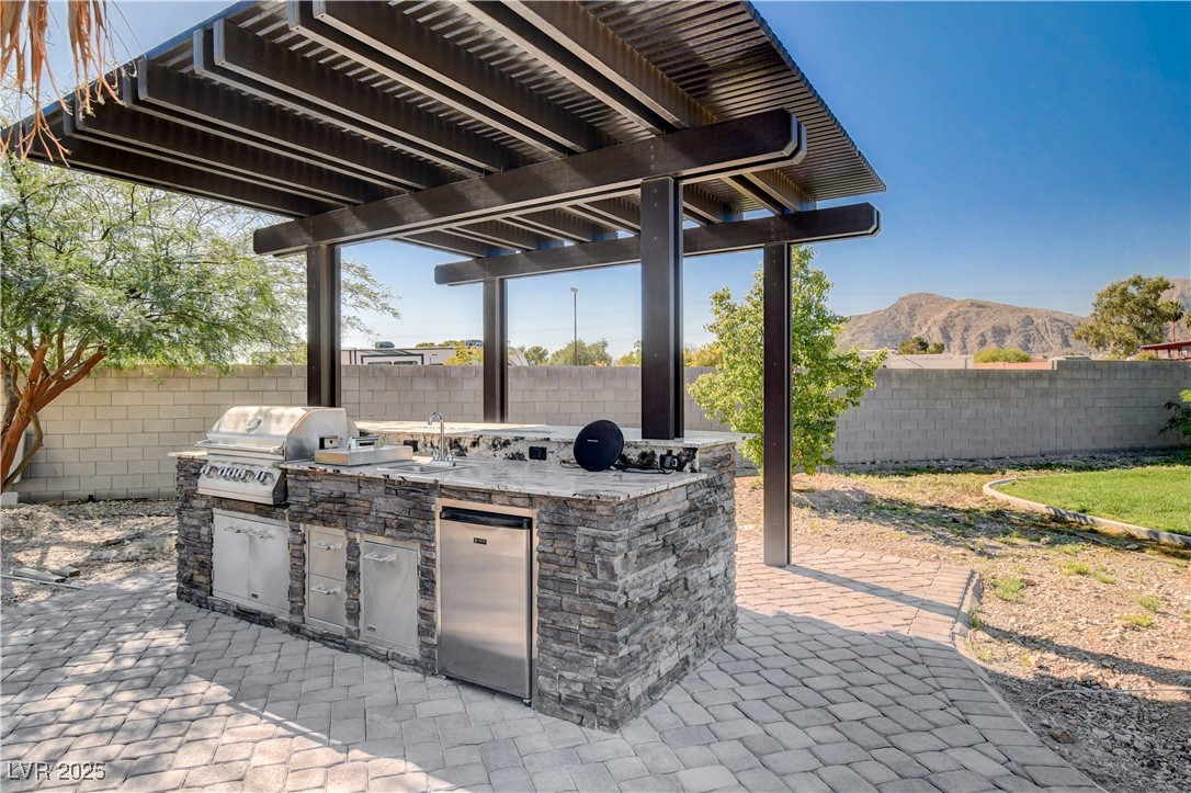 5025 North Chieftain Street