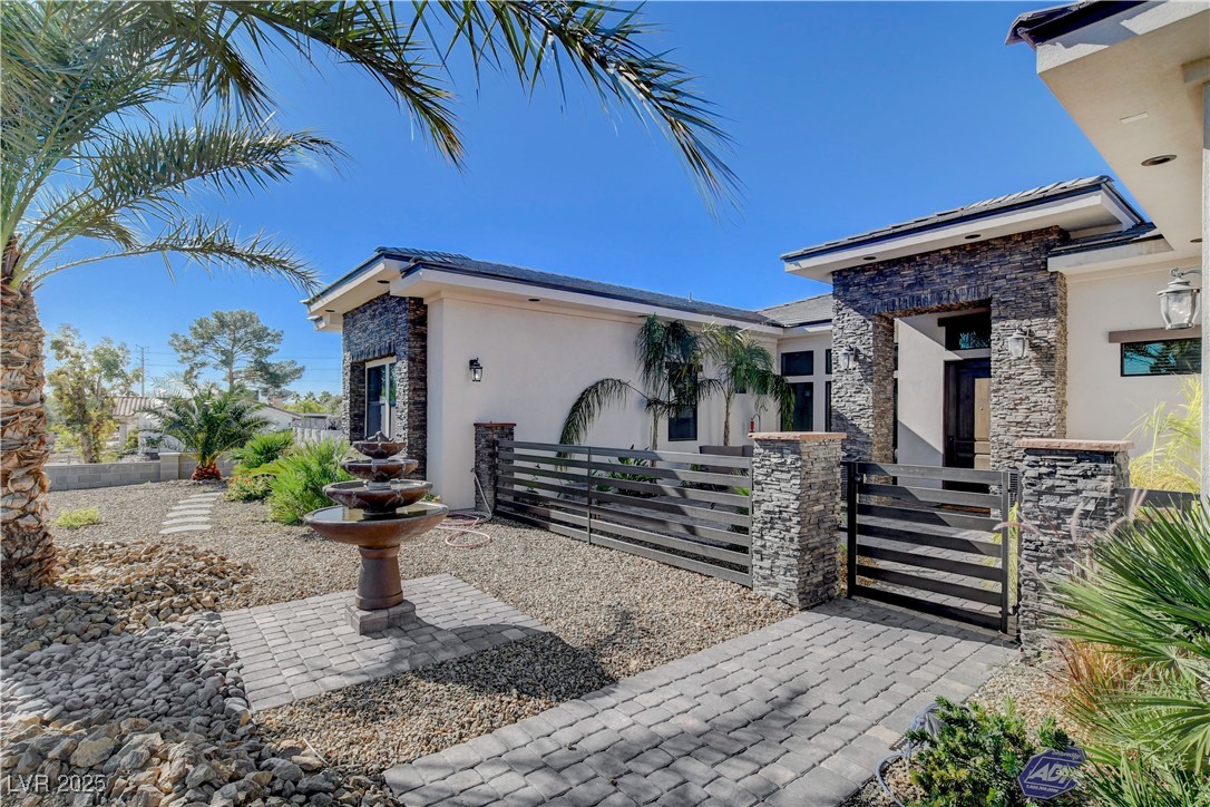 5025 North Chieftain Street