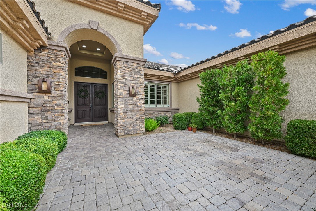 9747 Cathedral Pines Avenue