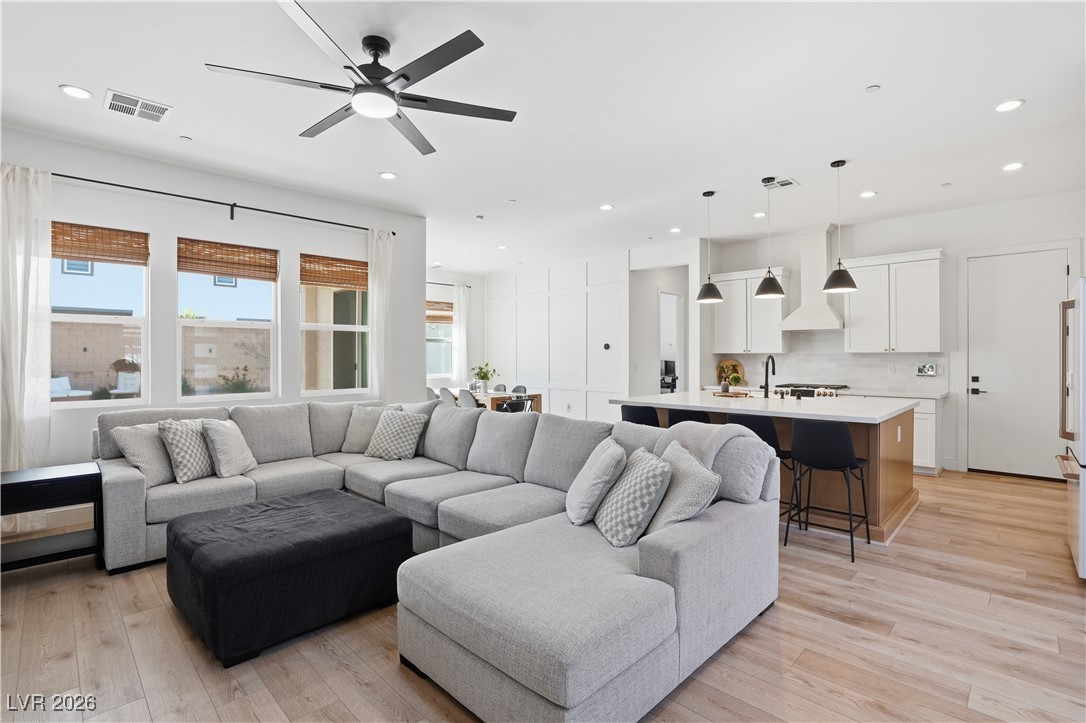 10125 Pleasant Knoll Avenue