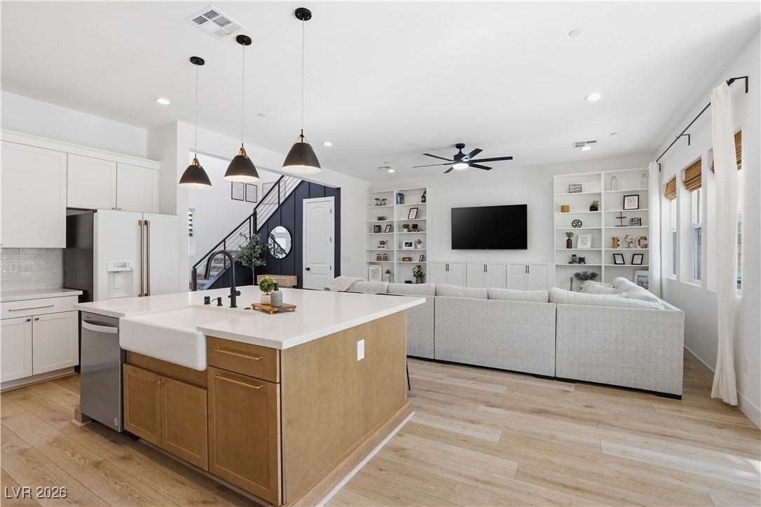 10125 Pleasant Knoll Avenue