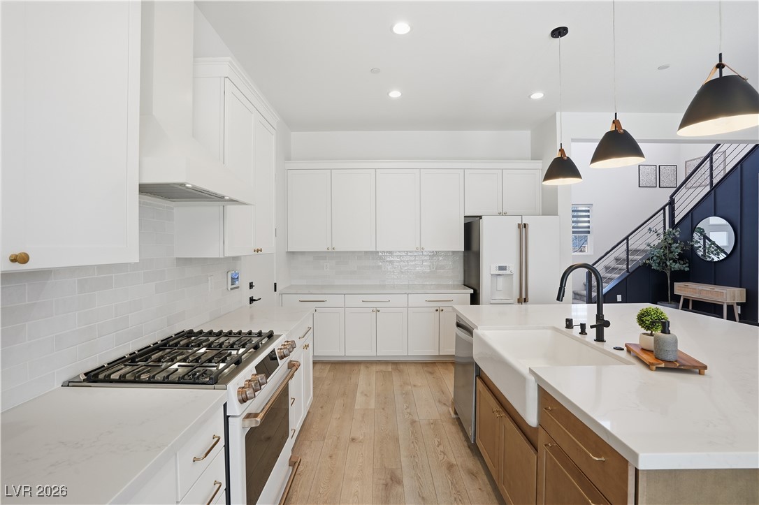 10125 Pleasant Knoll Avenue