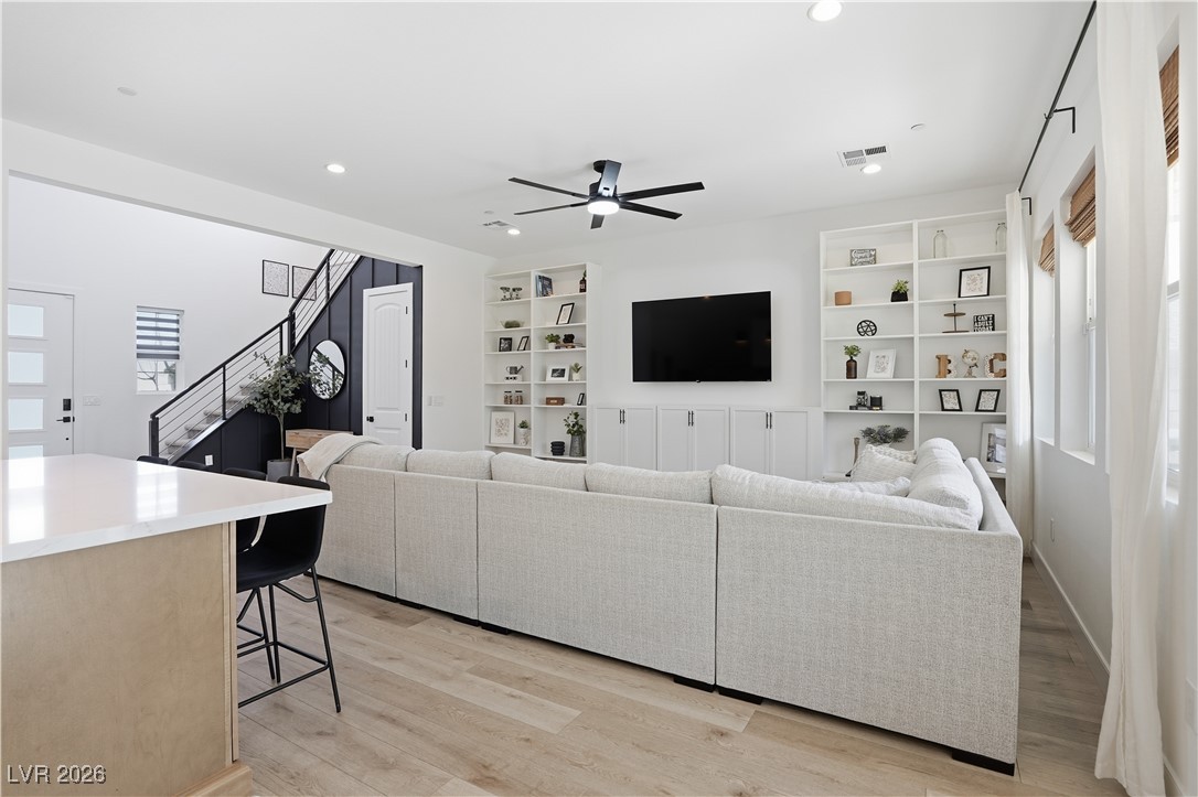 10125 Pleasant Knoll Avenue