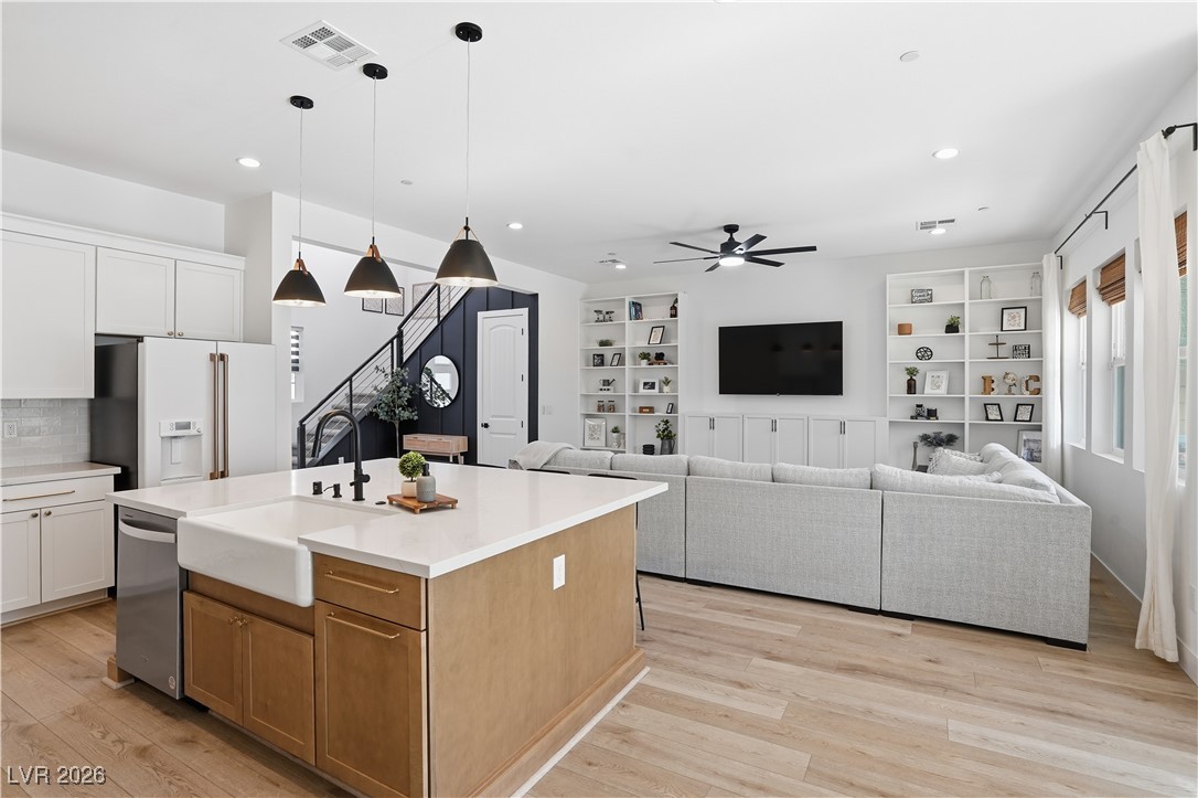 10125 Pleasant Knoll Avenue