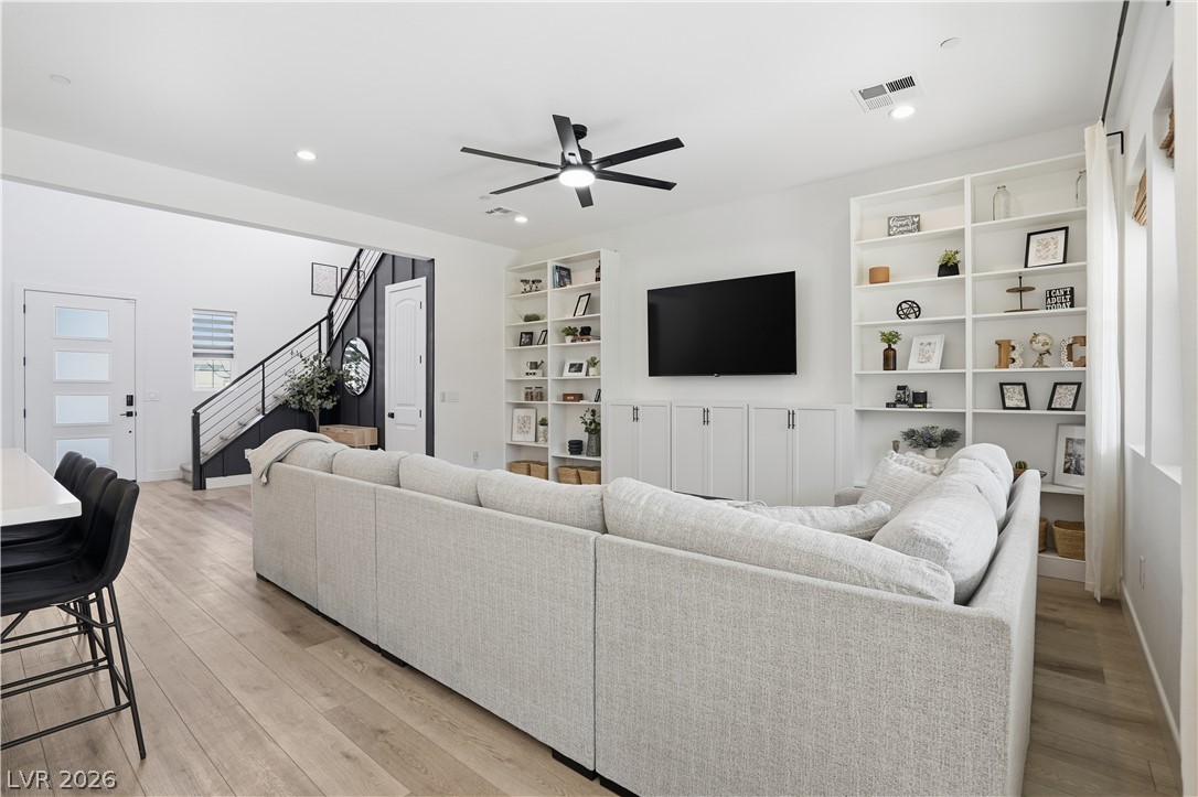 10125 Pleasant Knoll Avenue