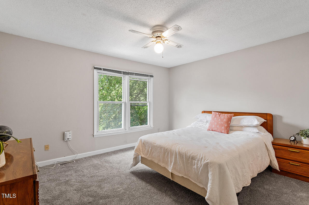 3423 Balfour E