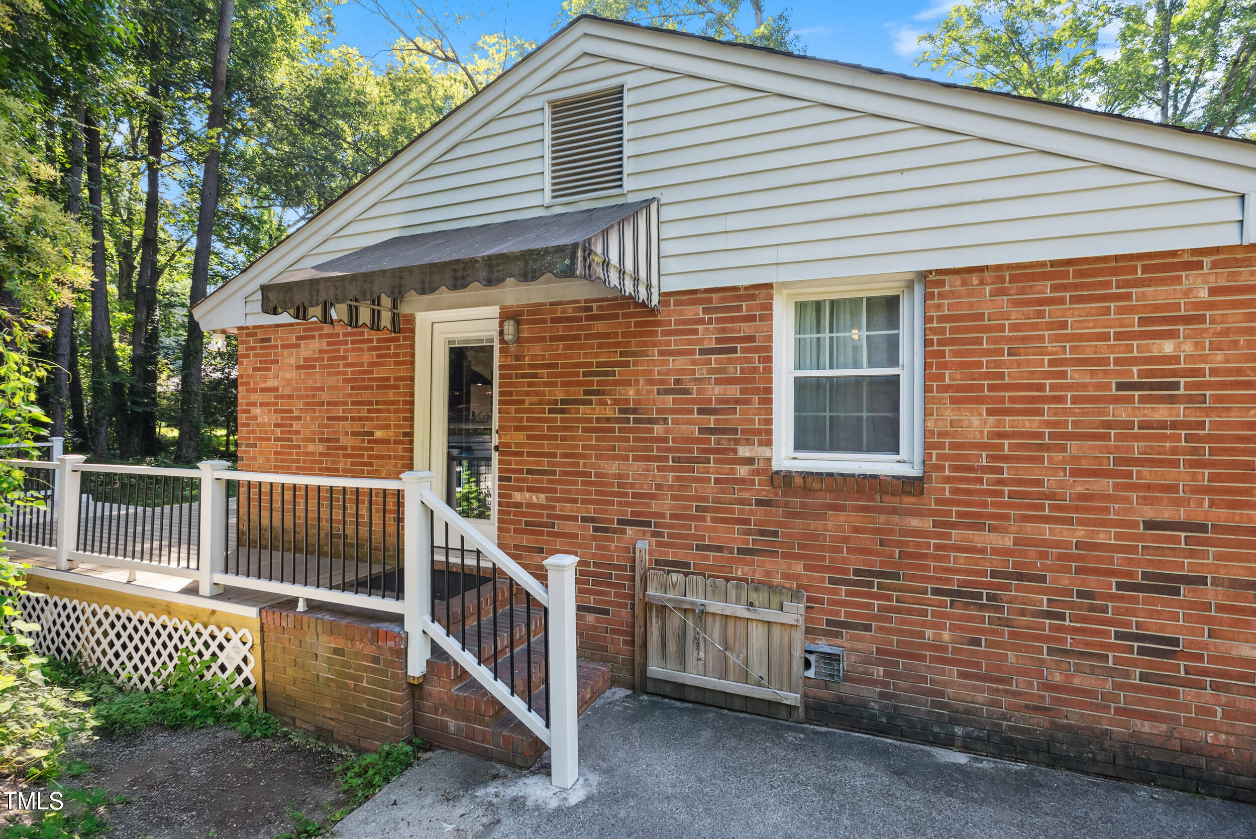 3228 Ward Road