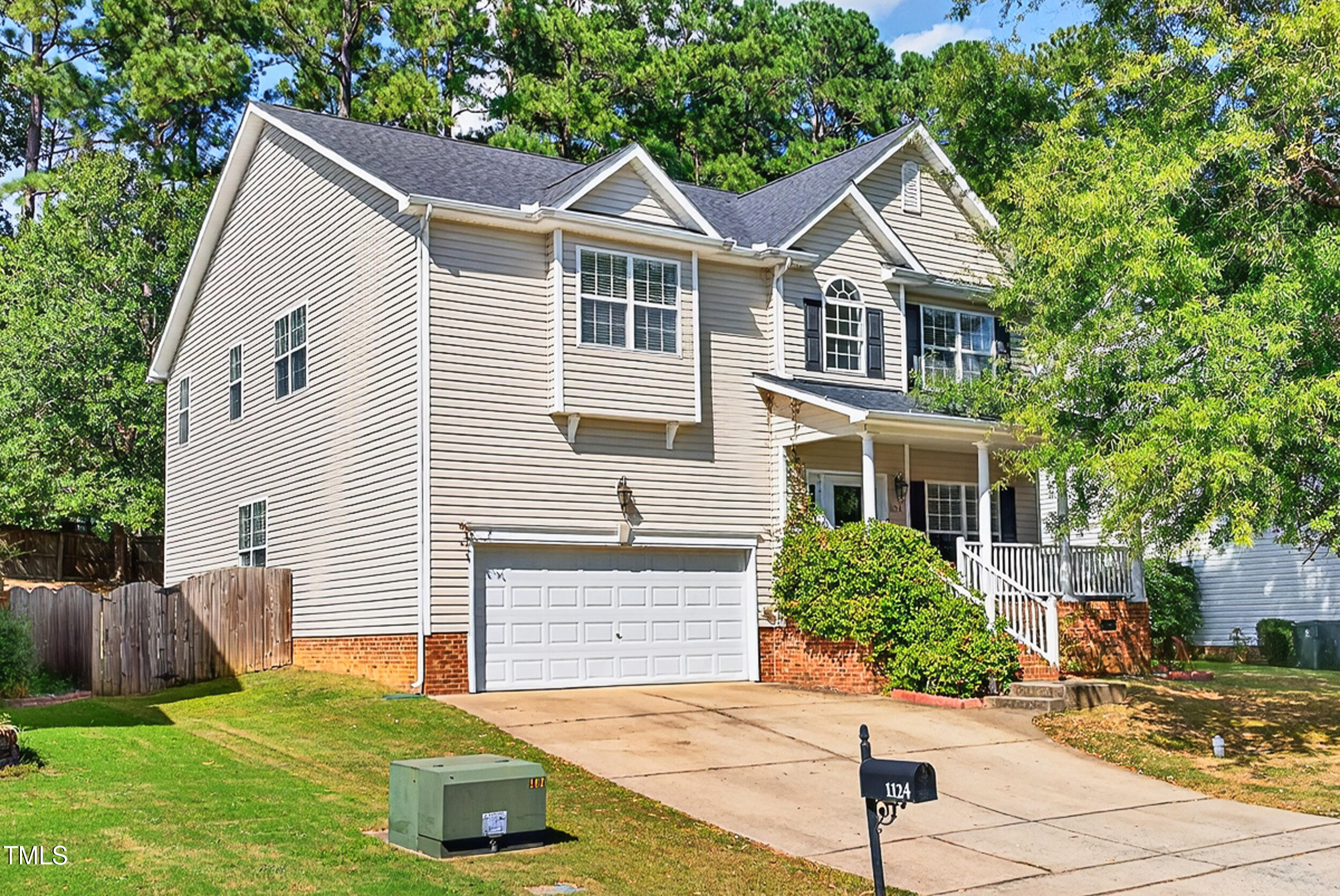 1124 Woodlands Creek Way