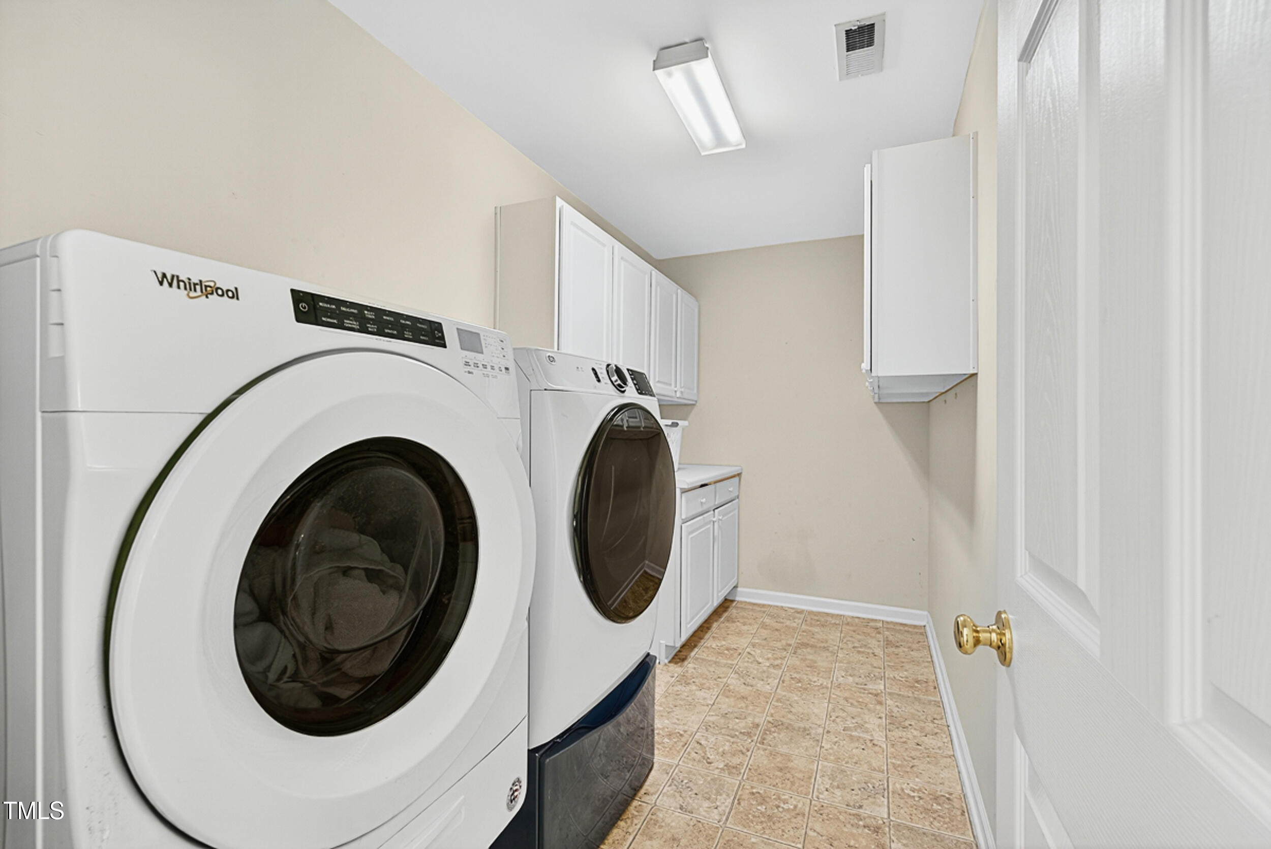 1124 Woodlands Creek Way