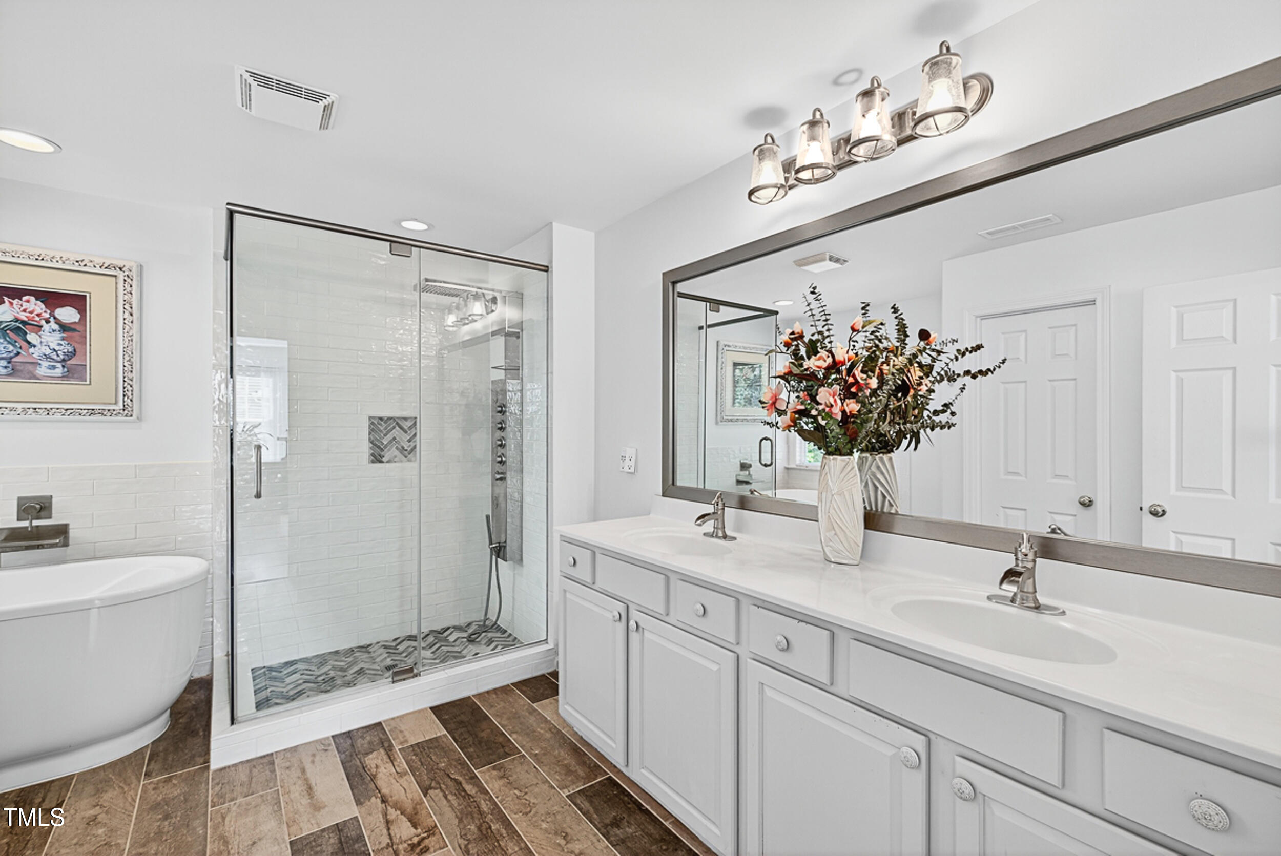 1124 Woodlands Creek Way