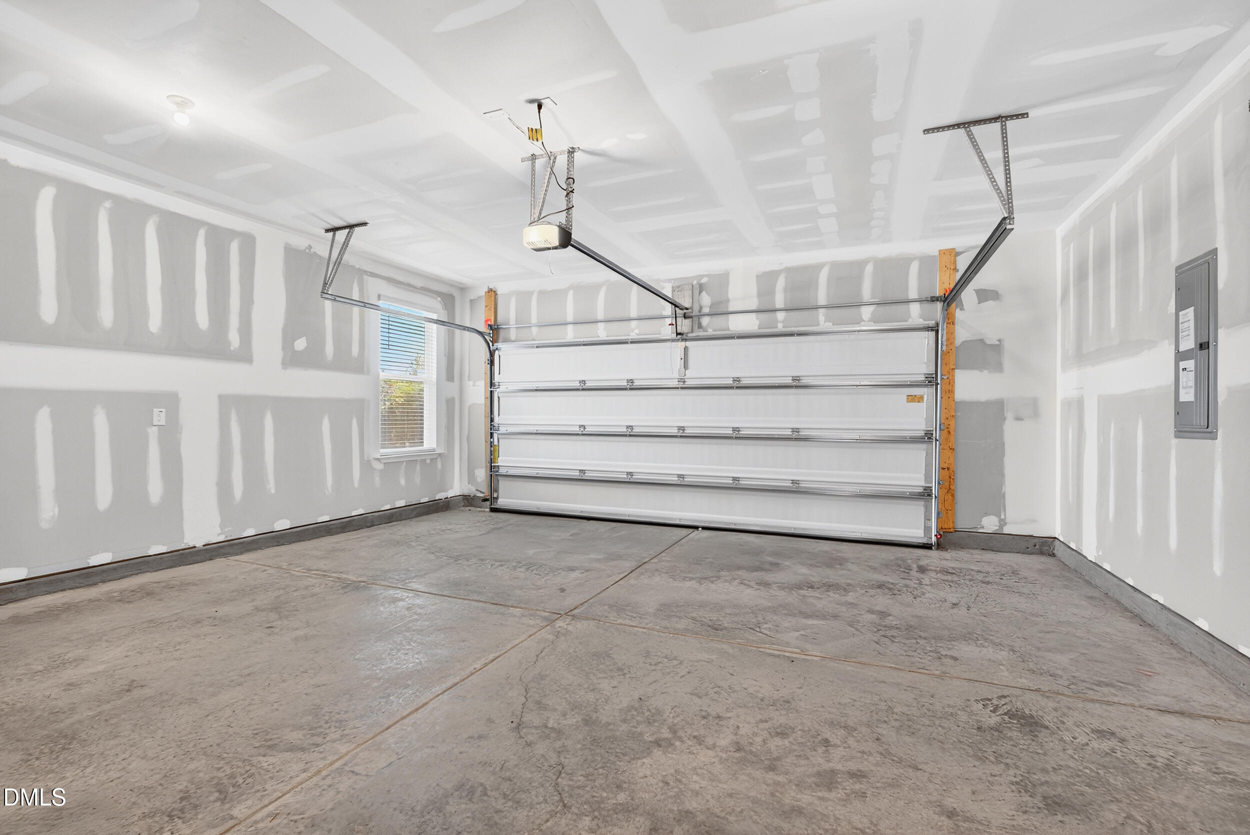 335 Chesapeake Commons Street