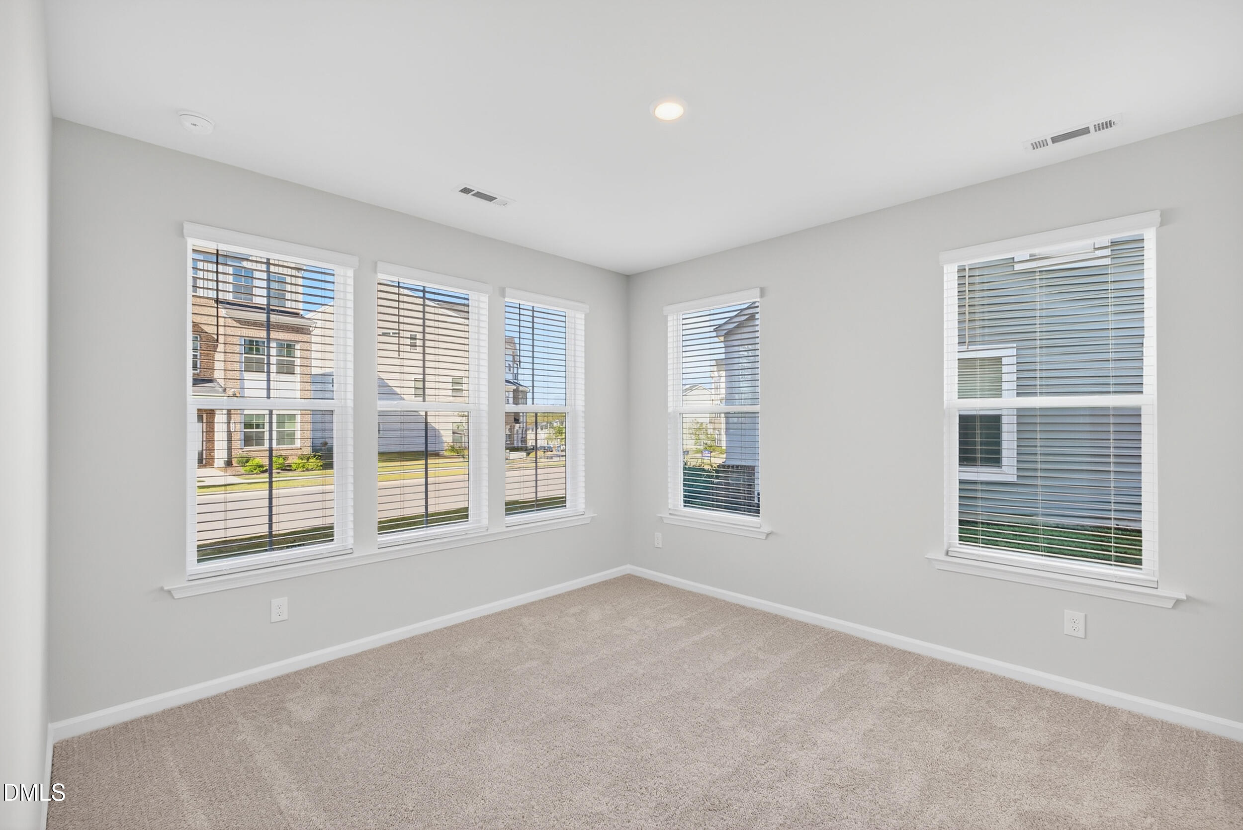 335 Chesapeake Commons Street