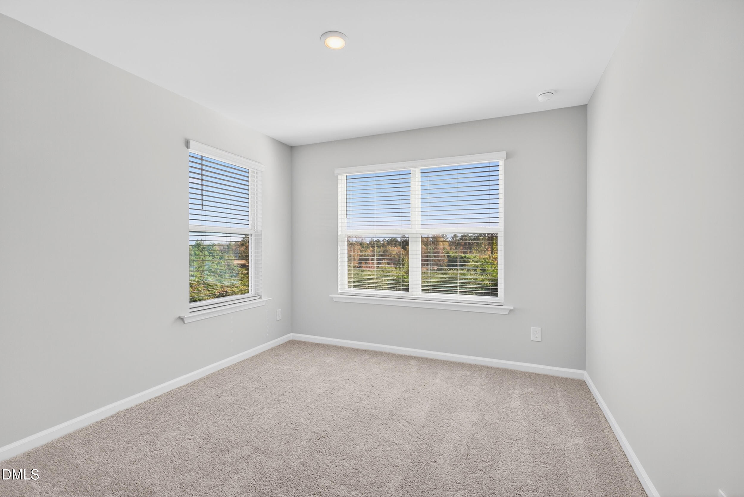 335 Chesapeake Commons Street