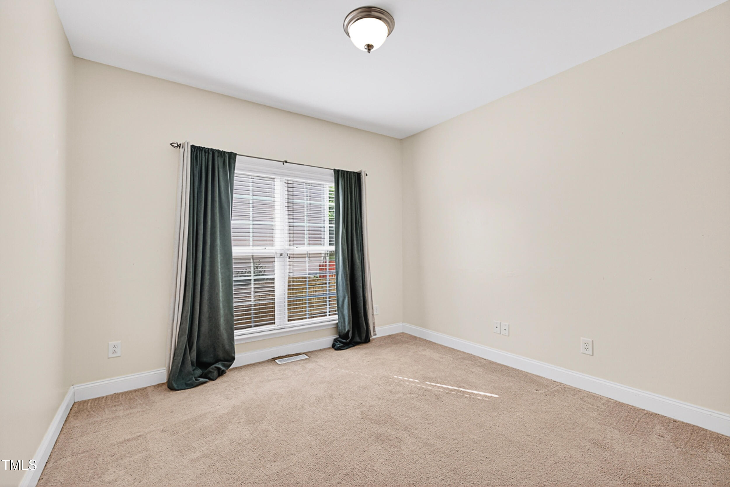 1124 Woodlands Creek Way