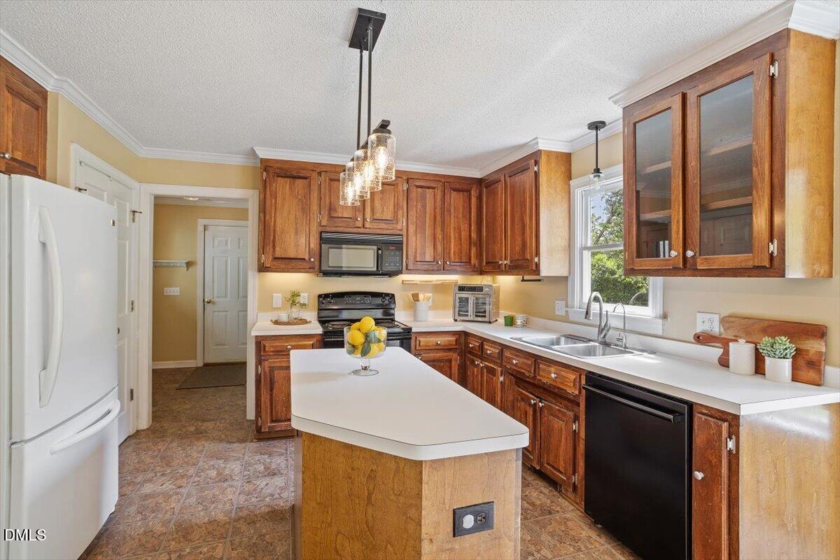 2700 Mary Marvin Trail