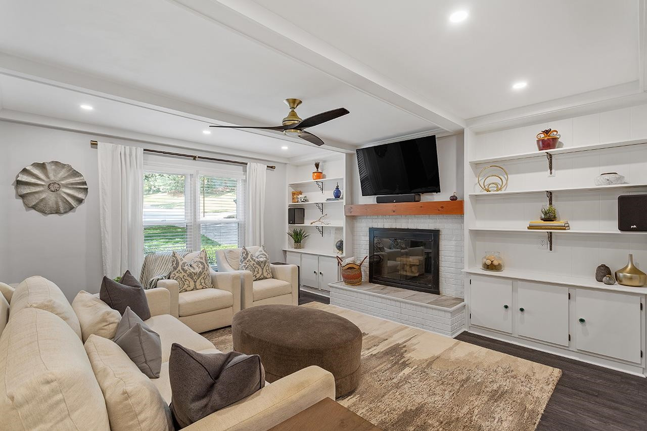 6236 Rushingbrook Drive
