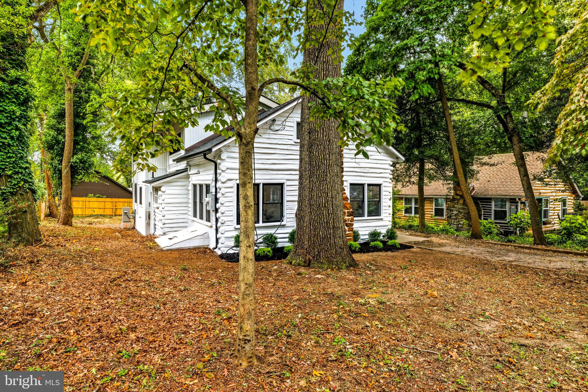6 OAK LANE