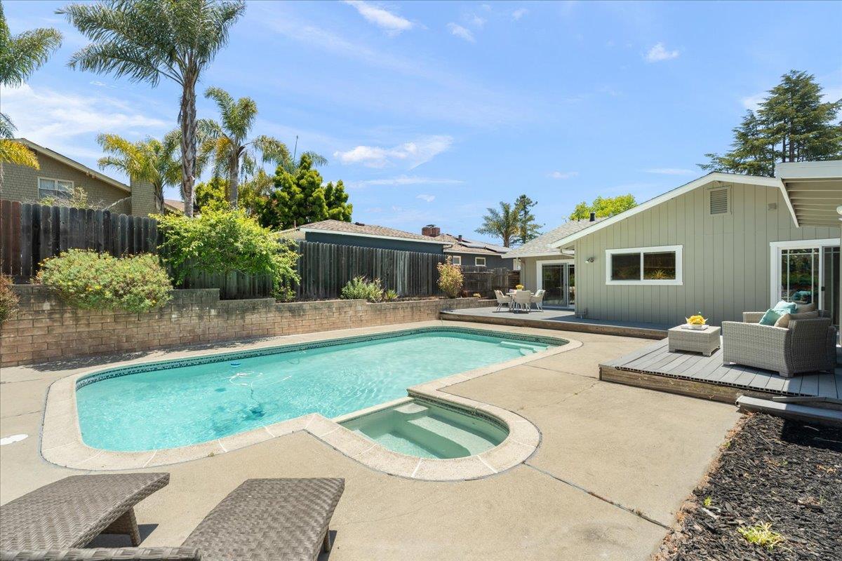 661 Prospect Heights