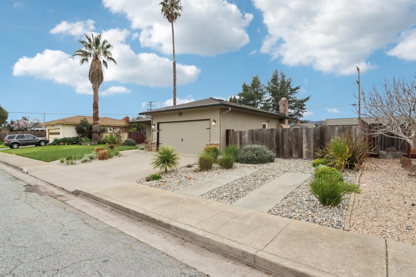 8411 Diane CT