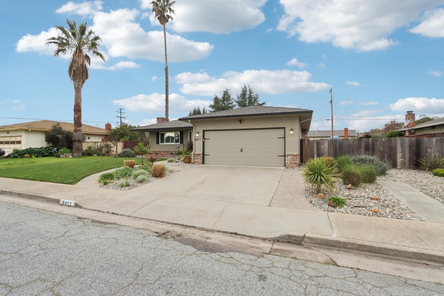 8411 Diane CT