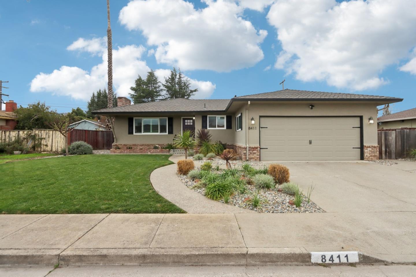 8411 Diane CT