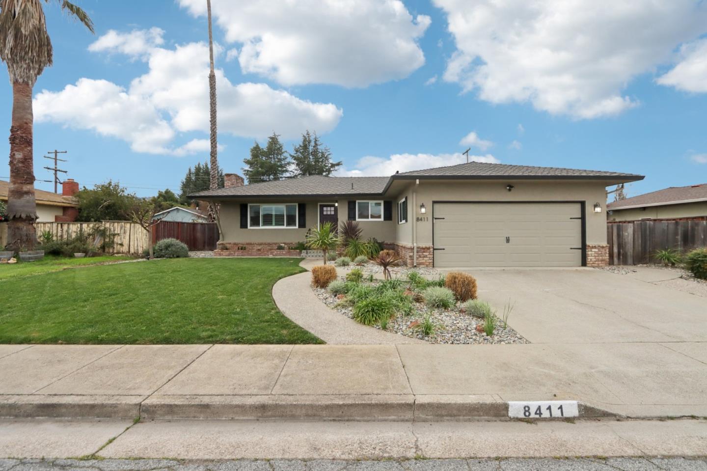 8411 Diane CT