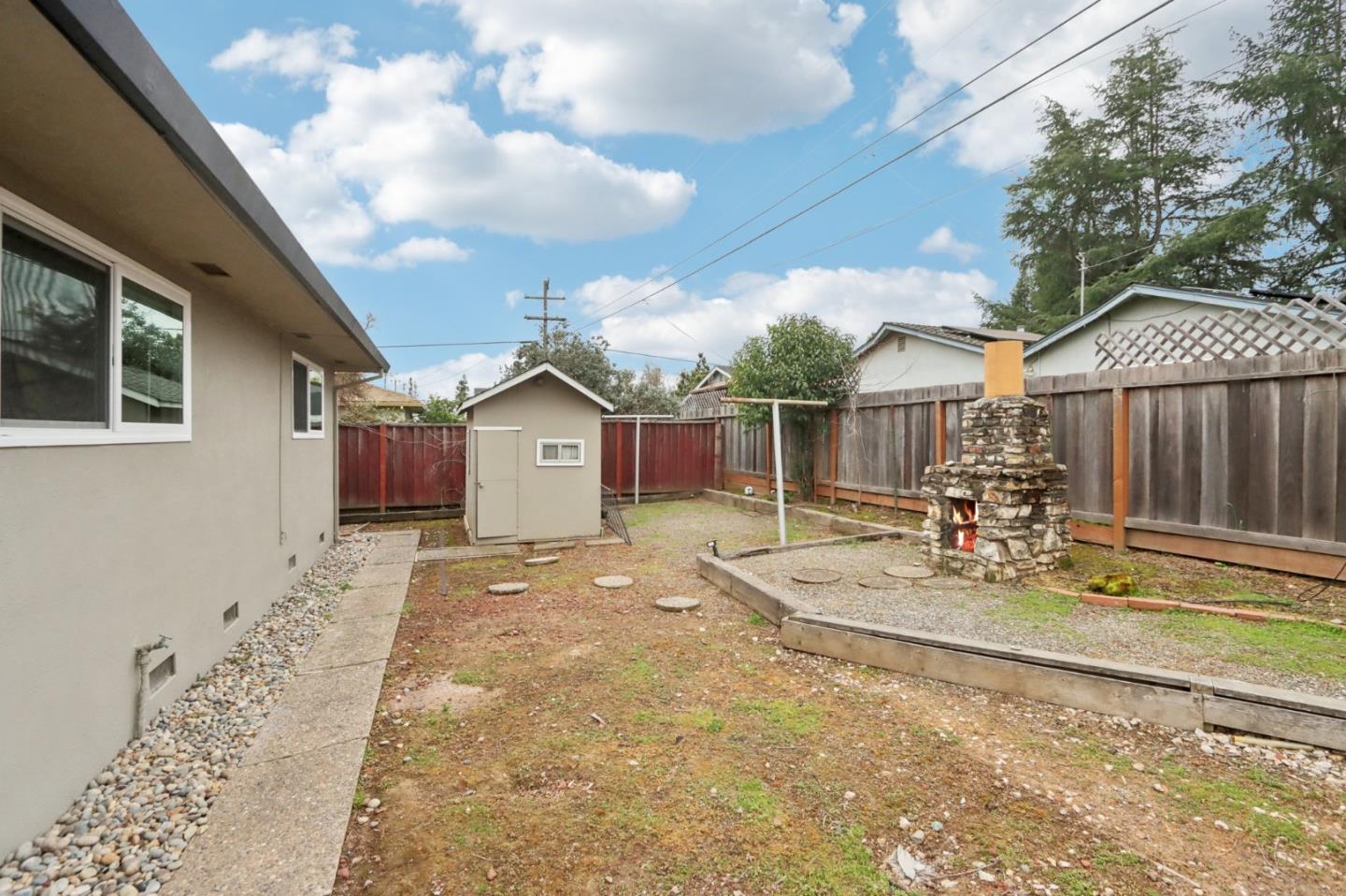 8411 Diane CT