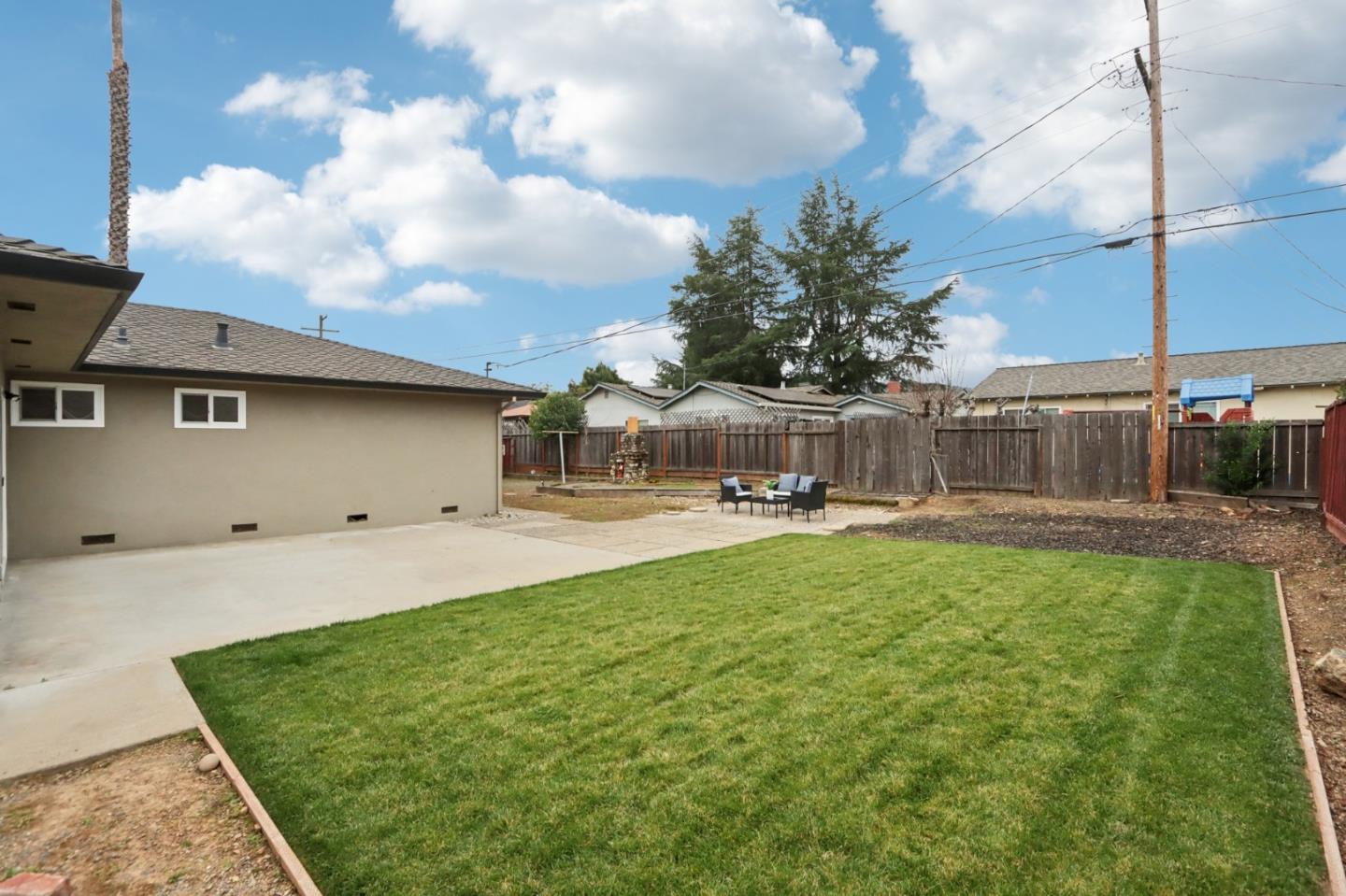 8411 Diane CT