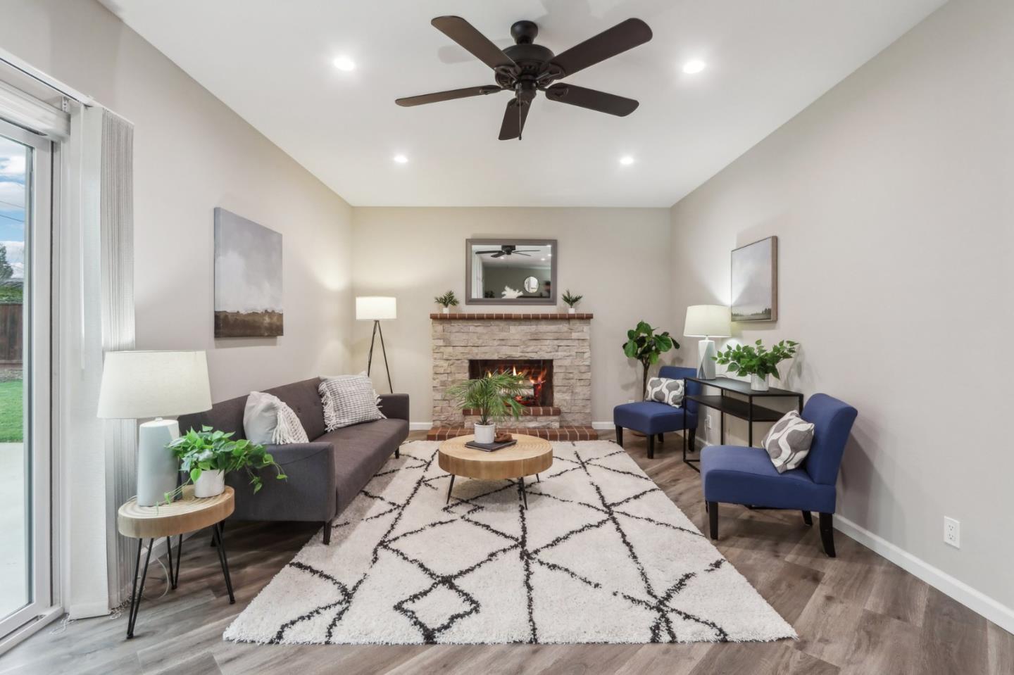 8411 Diane CT