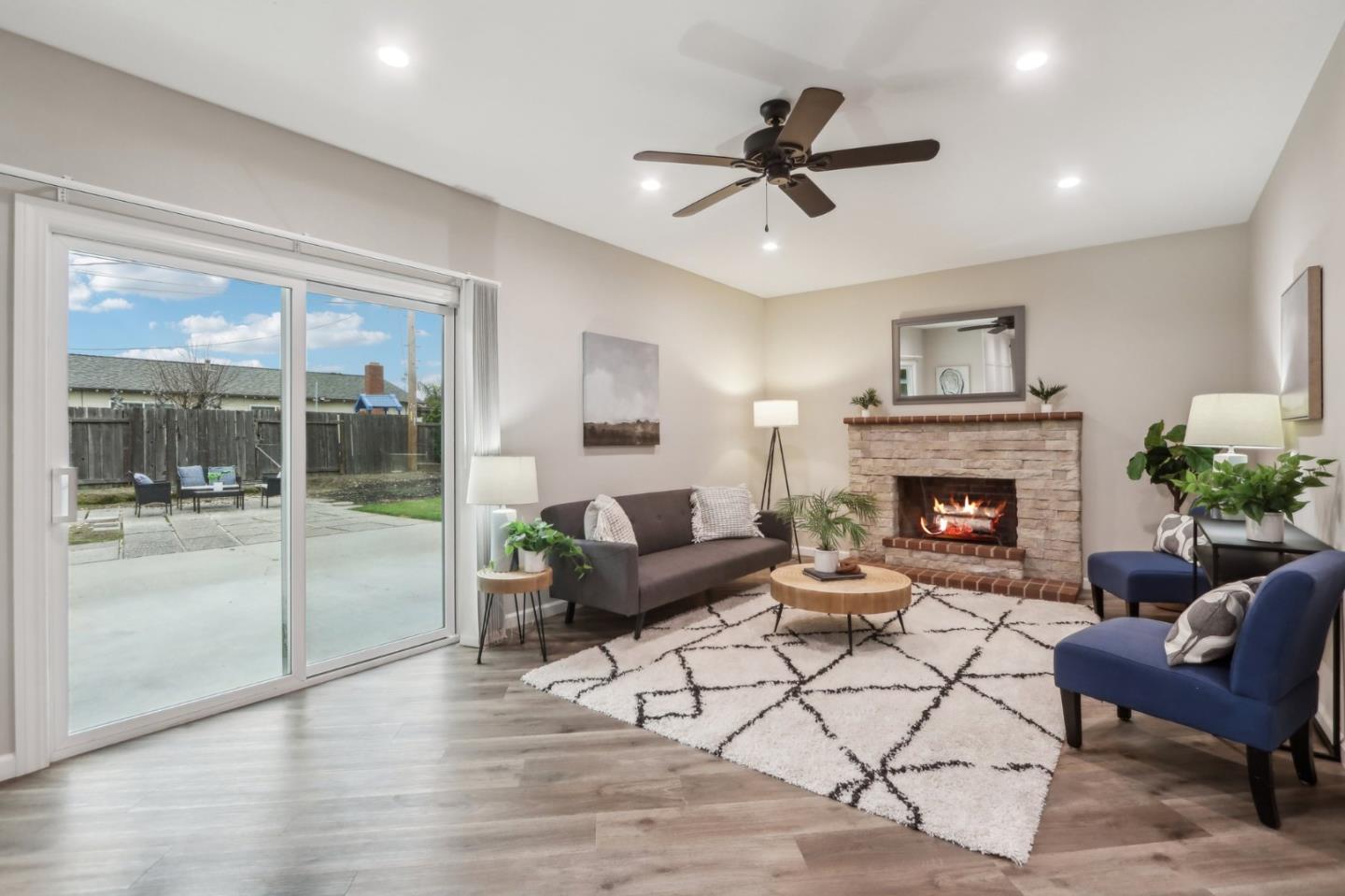 8411 Diane CT