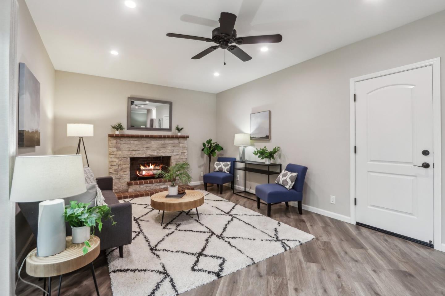 8411 Diane CT