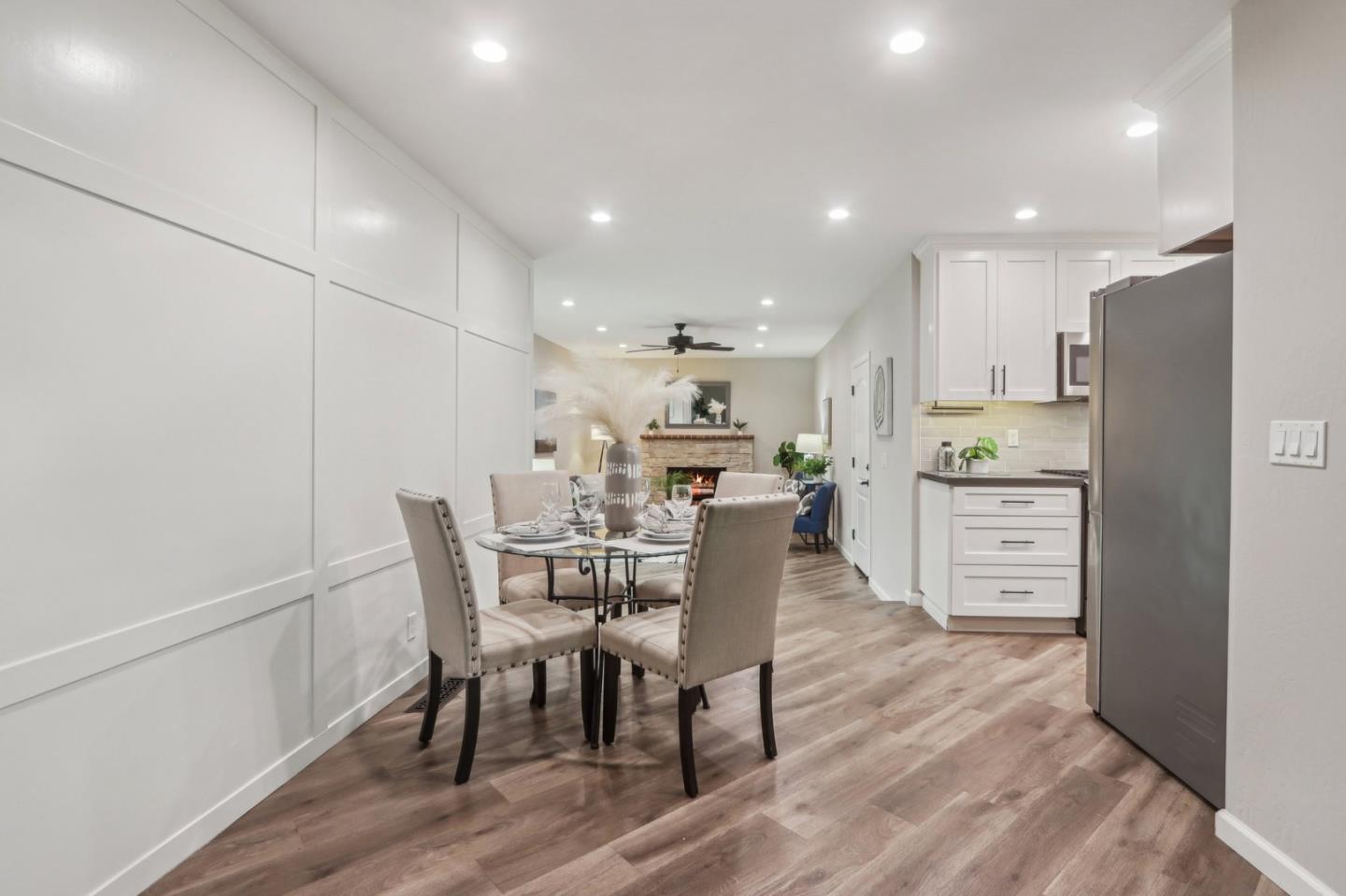 8411 Diane CT