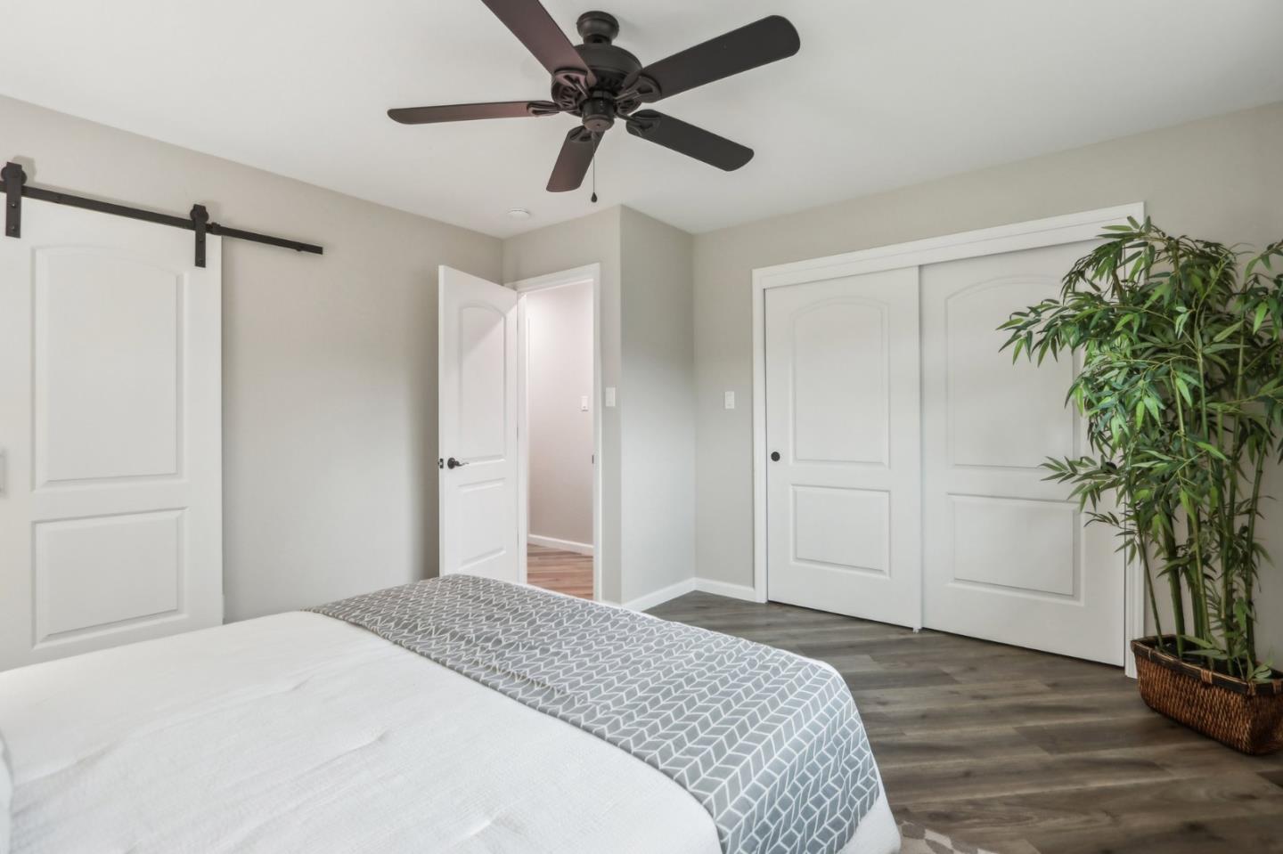 8411 Diane CT