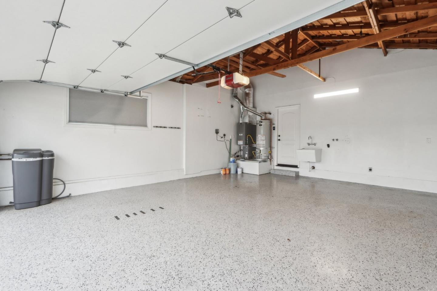 8411 Diane CT