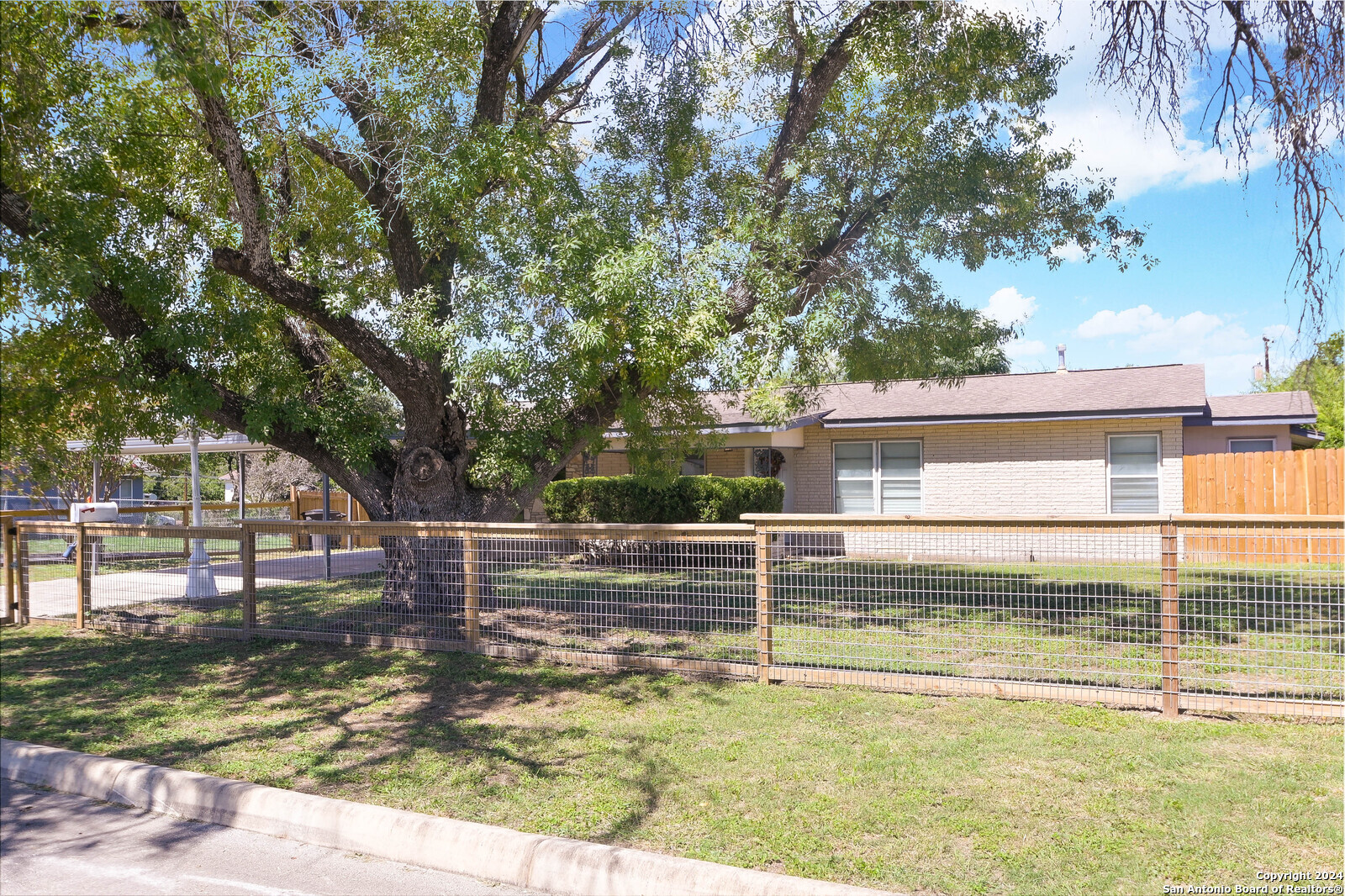 403 PICKWELL DR