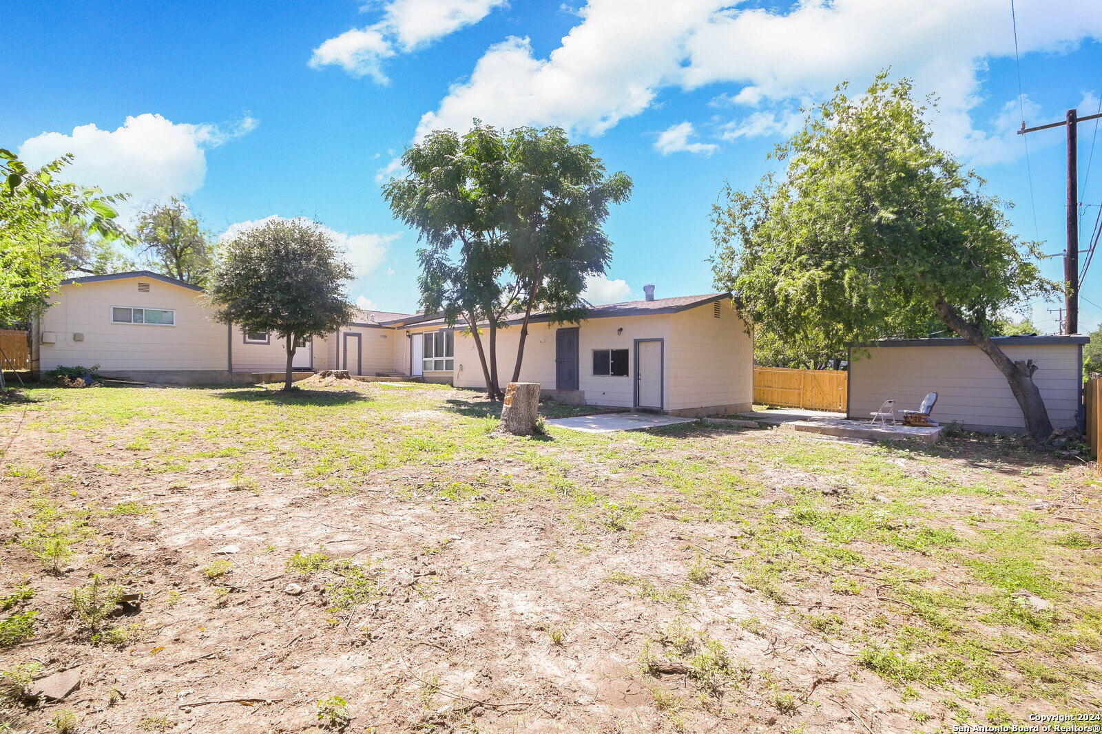 403 PICKWELL DR