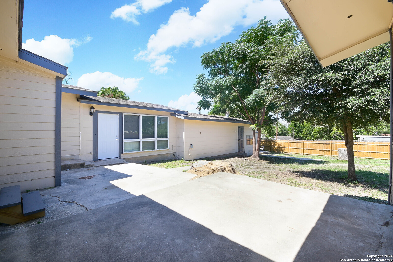 403 PICKWELL DR