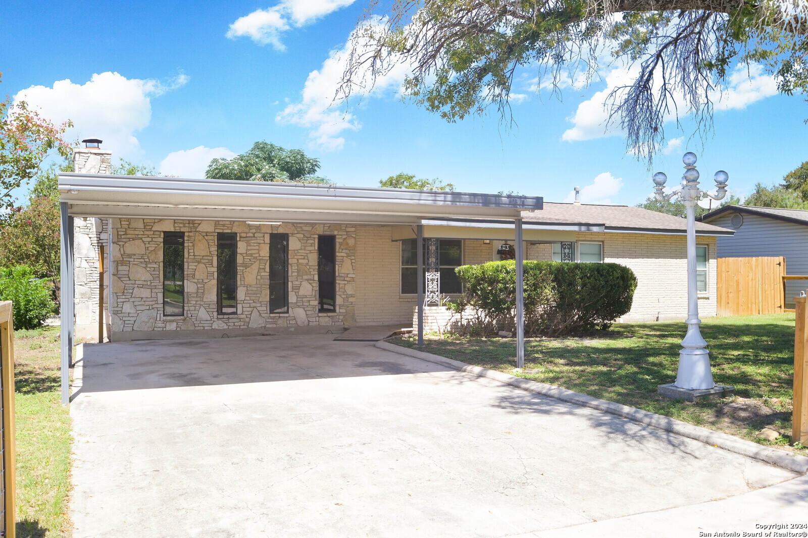 403 PICKWELL DR