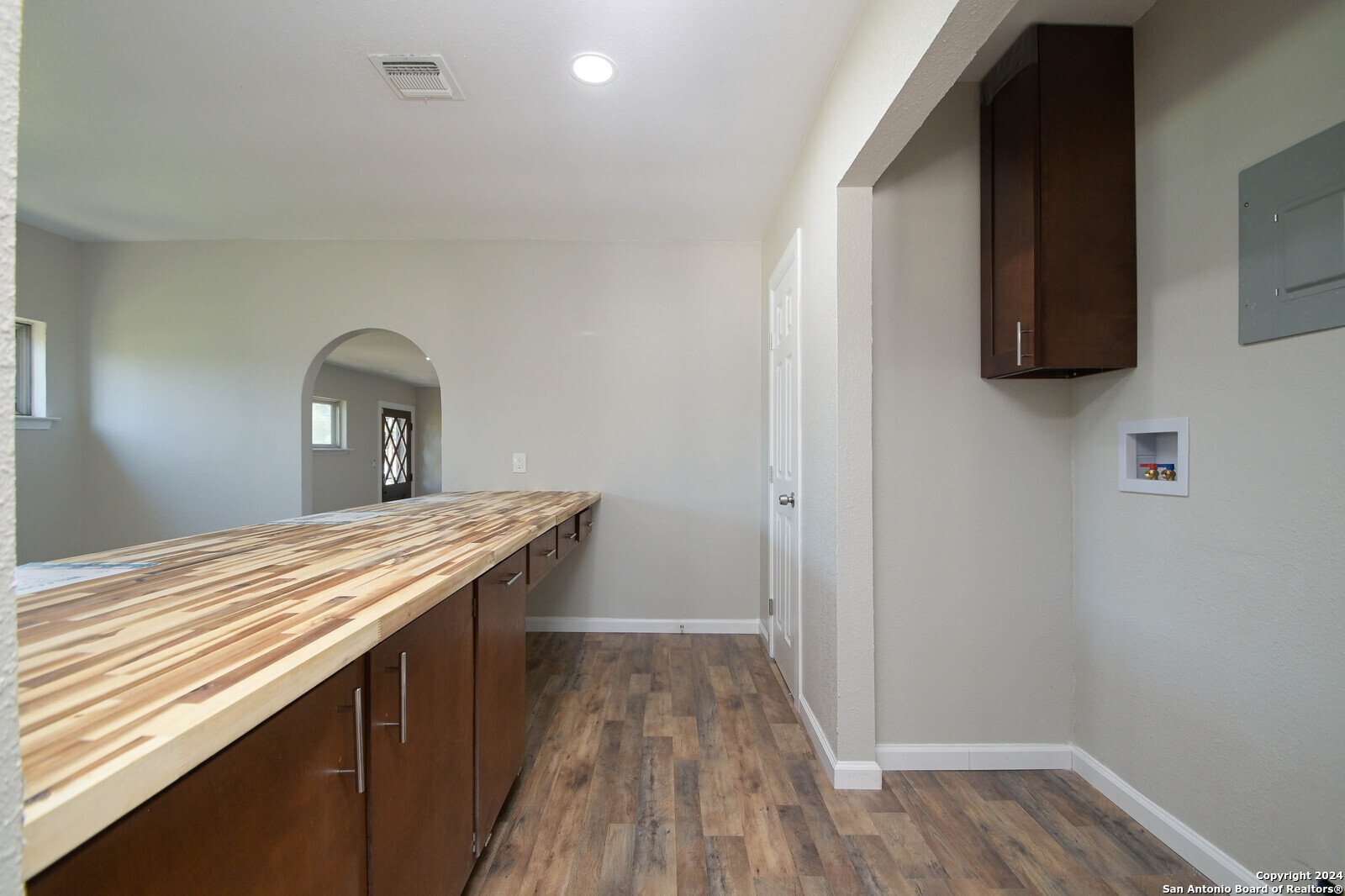 403 PICKWELL DR