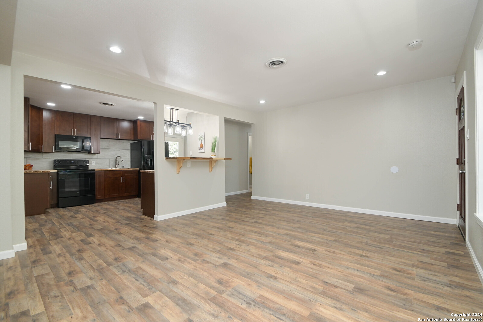 403 PICKWELL DR
