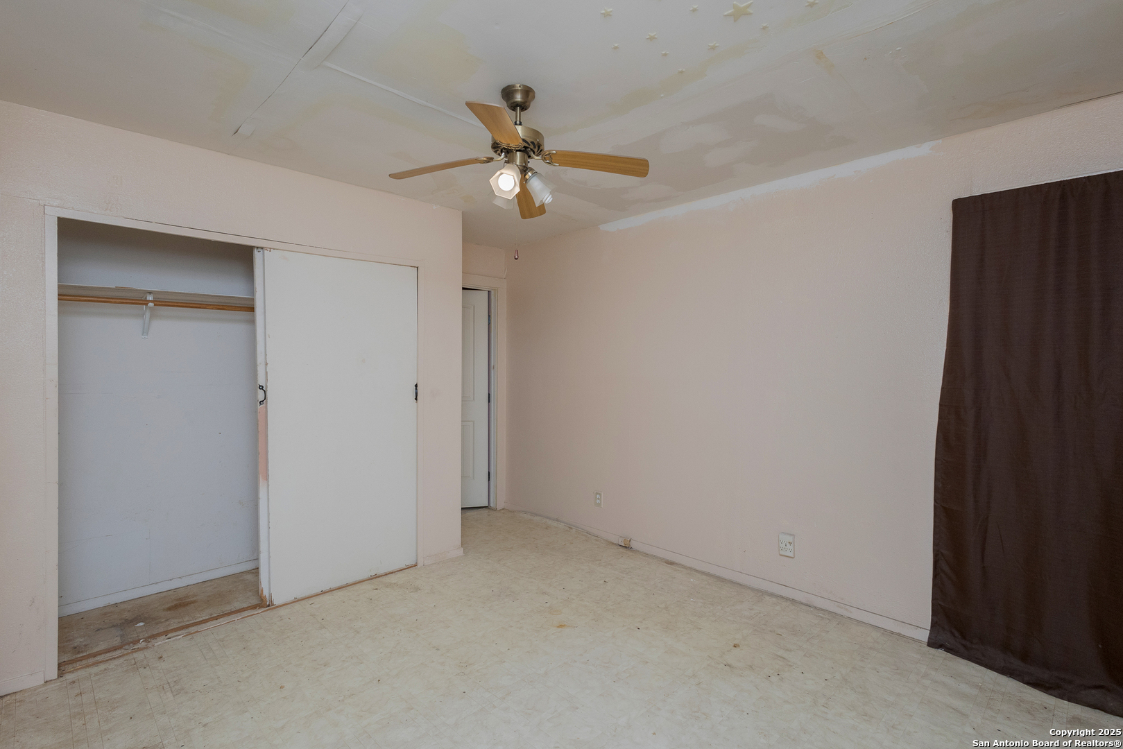 602 S San Ignacio