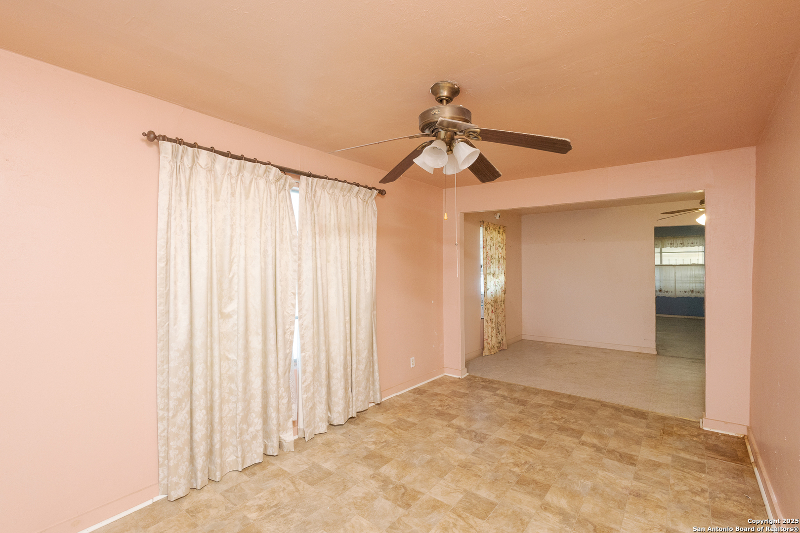 602 S San Ignacio