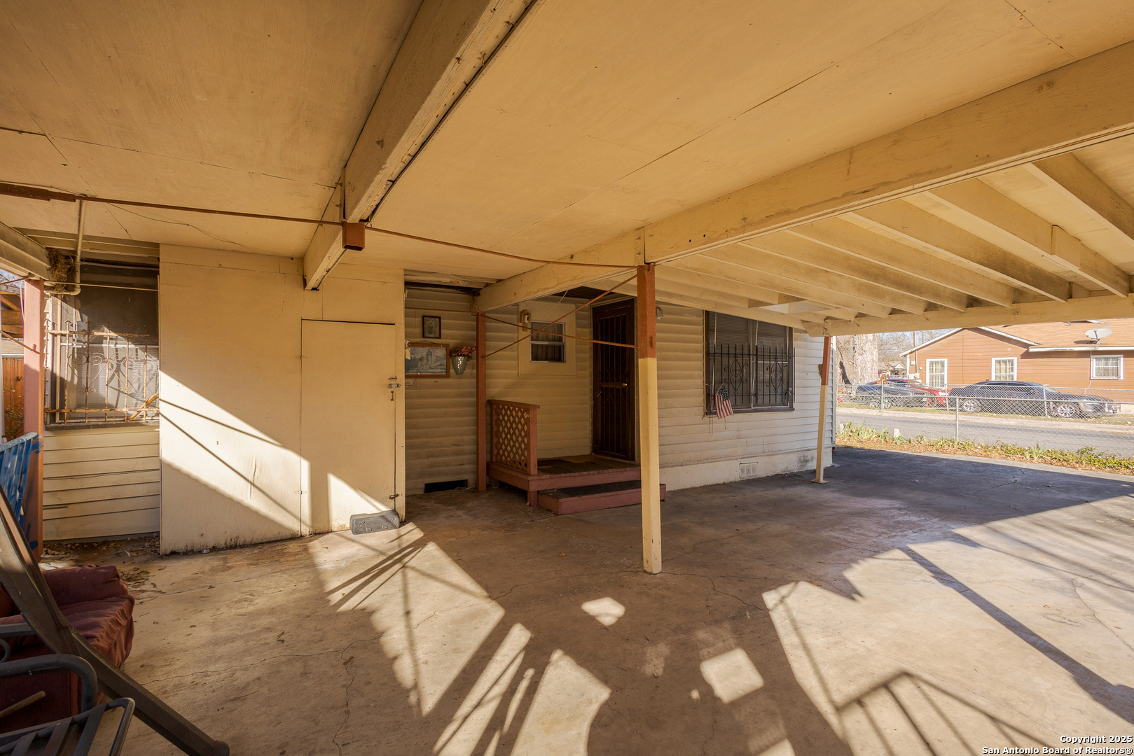 602 S San Ignacio