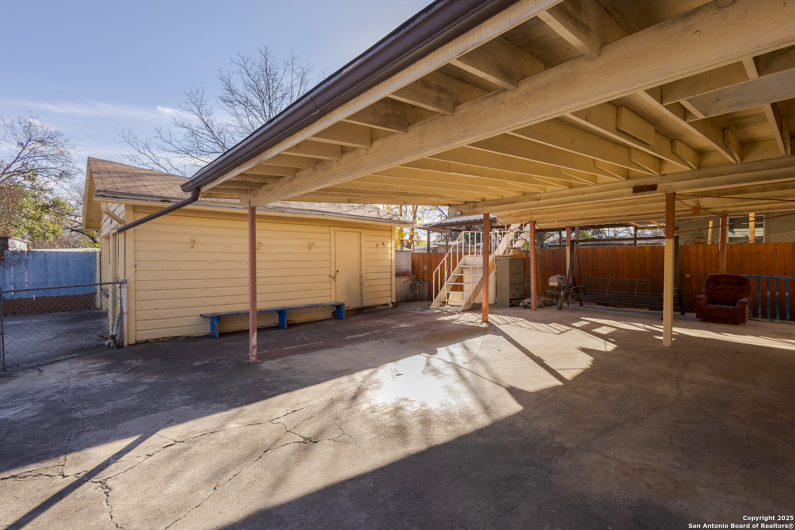602 S San Ignacio