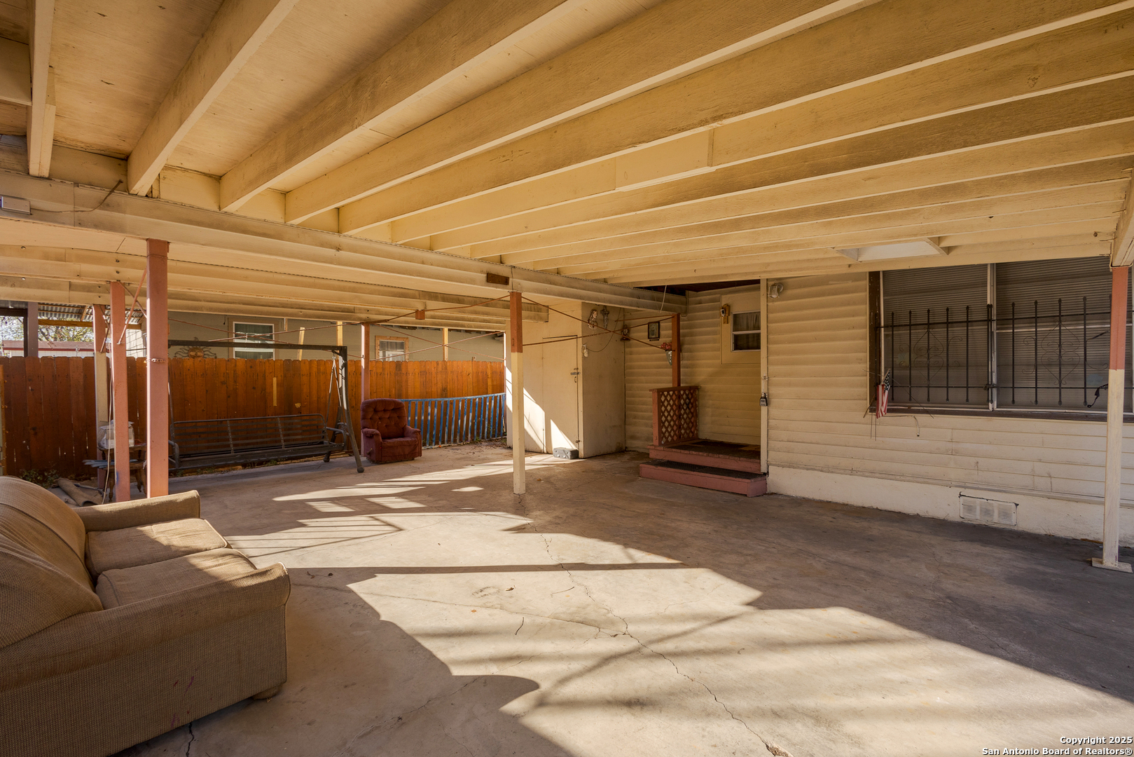 602 S San Ignacio
