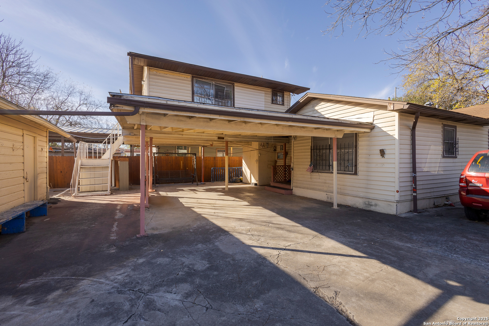 602 S San Ignacio