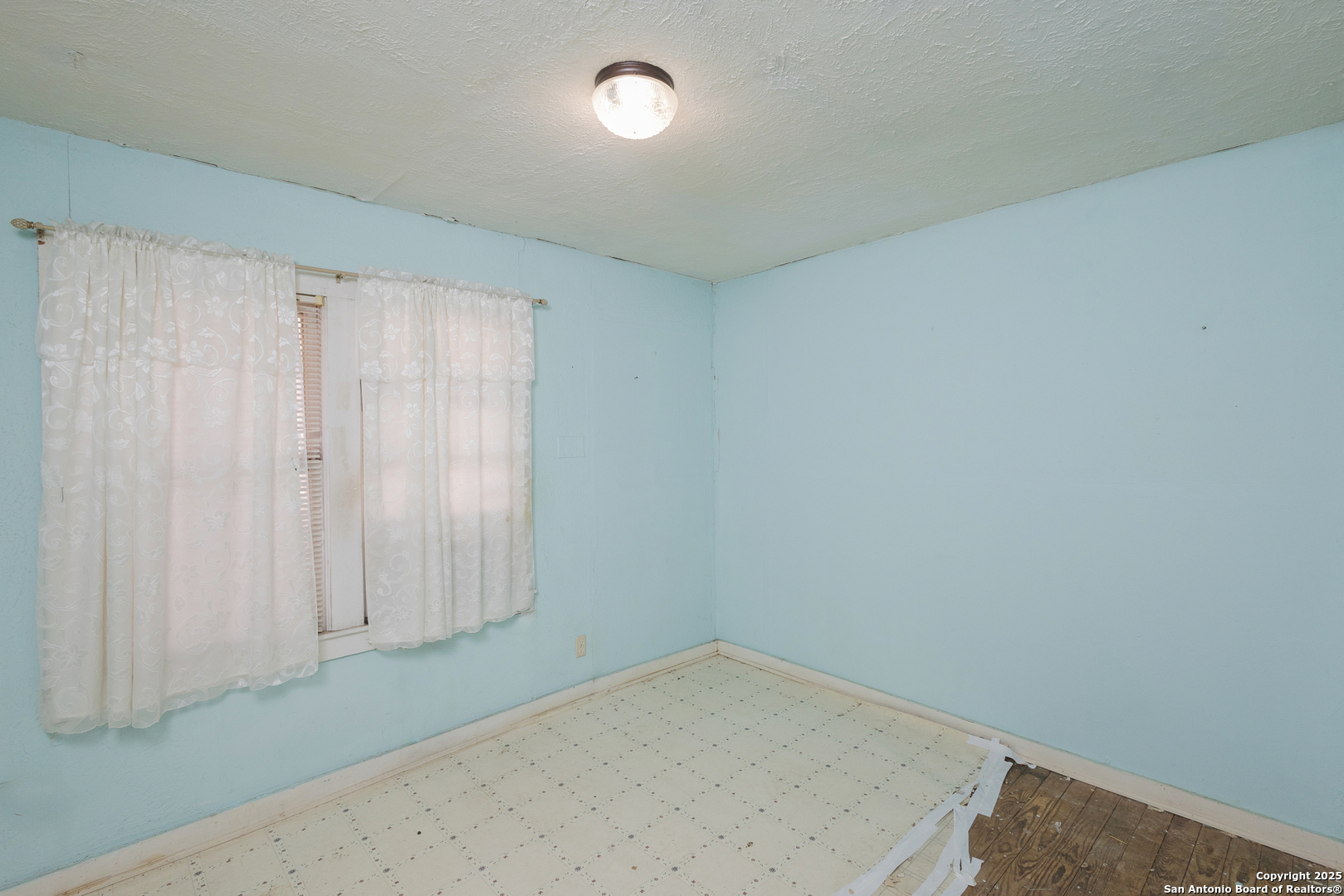 602 S San Ignacio